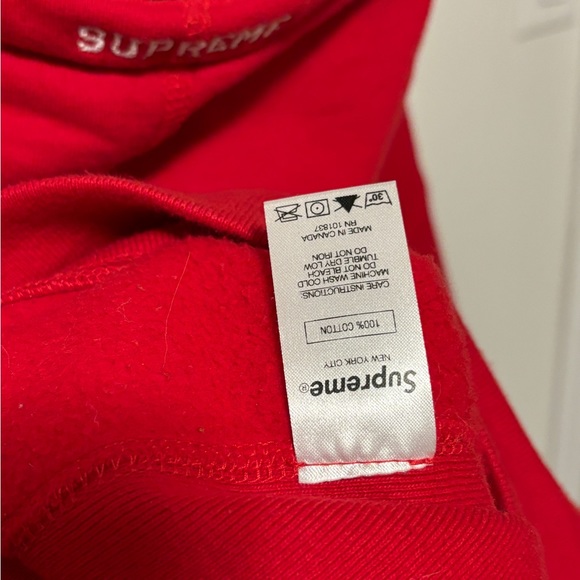 Supreme authentic red hoodie. Size L - Picture 5 of 7